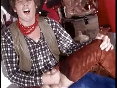 Ročník veľký penis kovboj vypĺňa chlpaté dievča zadočku (camaster)