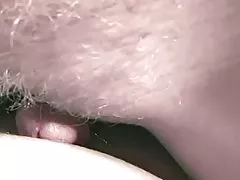 Chlpaté blond mačička dráždiť