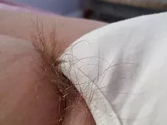 Dlho ochlpenie, visí z manželiek pantys, nohy