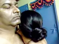 Sexy domáce indickej zrelé chlpaté pár majú super sex
