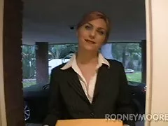 Chlpatý mačička molly poník s rodney moore