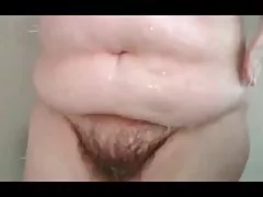 BBW manželka sprchovanie jej veľký zadok, chlpatý mačička