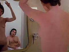 Camille keaton nahé scény