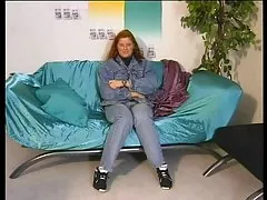Plachý rusovláska teen konečne odhaľuje chlpatú kundu