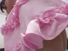 Cutie v bielom medvedík uši dostane piču laskal na pohovke