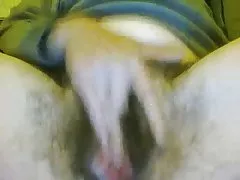 Chlpatý mačička masturbovať