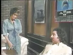 Krátke vlasy biely prameň vlasov vs producent a režisér
